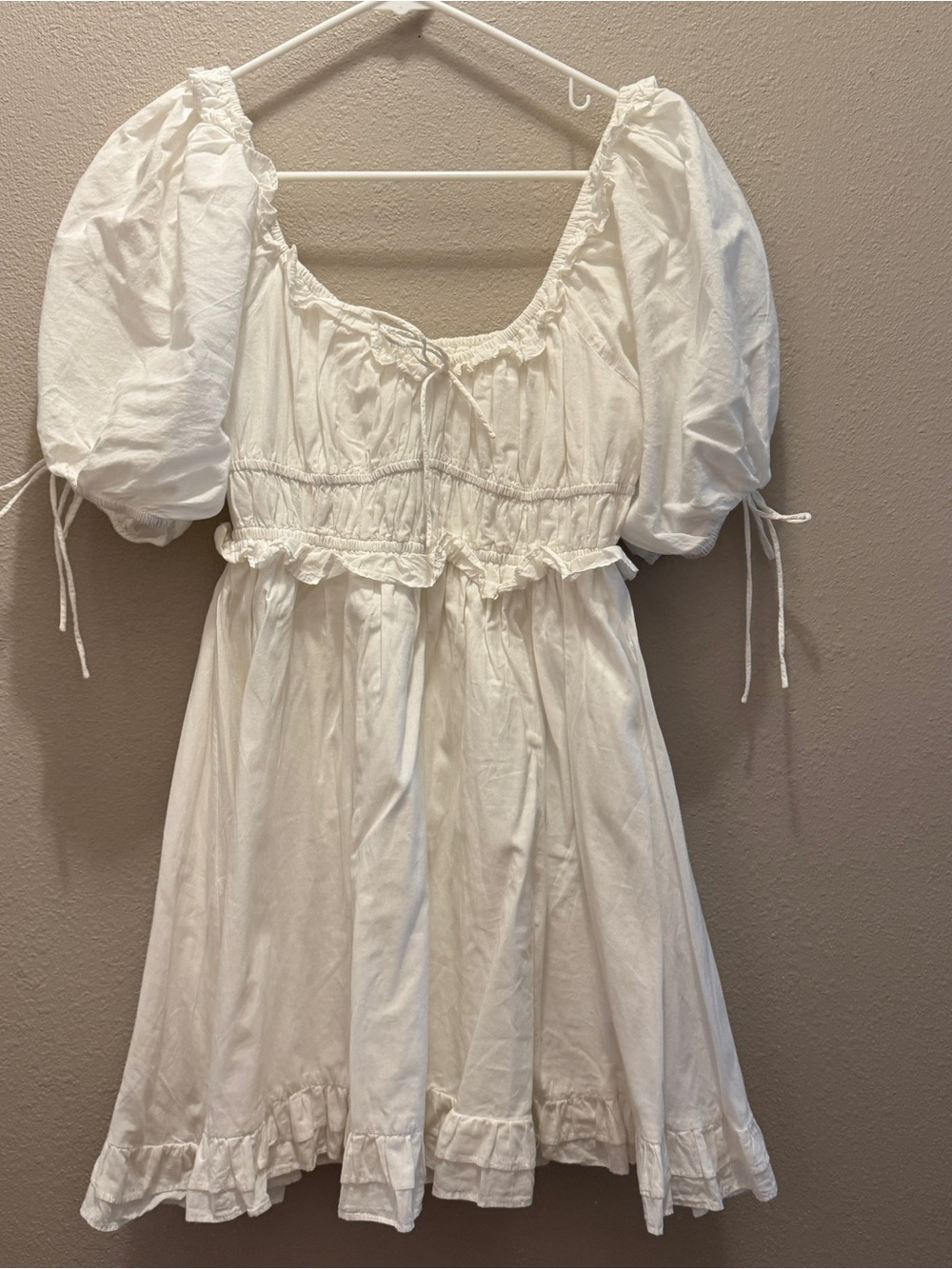En Saison White Puff Sleeve Casual Dress